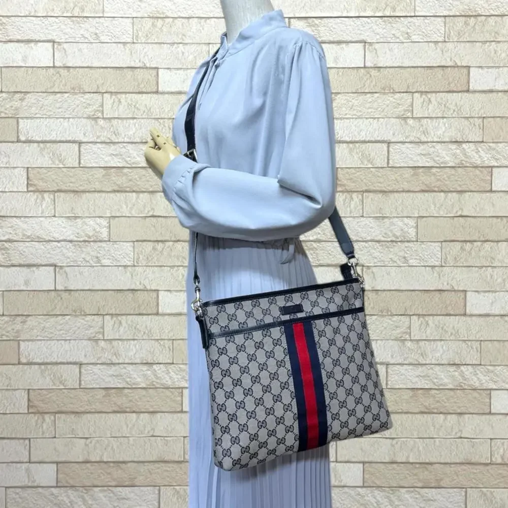 GUCCI Authentic Cream Canvas Shoulder Bag